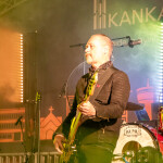 Katri Ylander bändeineen