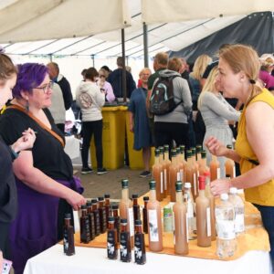 Hörhiäisviikon lauantaina Herkutellaan taas Hörhiäisteltassa