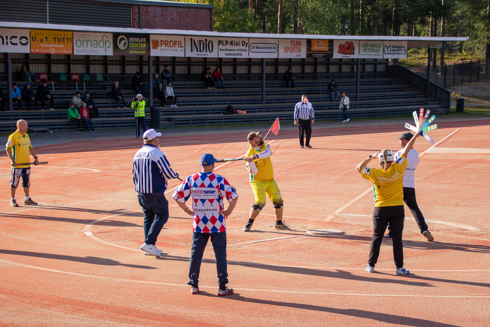 Lehdistö vs Valtuusto